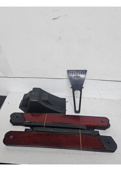 Trafik Seti Tam Donanımlı Ilk Yardım Seti Boyunluk Reflektör Cam Buz Kazıyıcı Lastik Sabitleme Takozu Oem No 401073 fiyatları