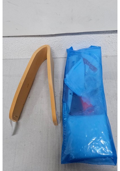 Trafik Seti Tam Donanımlı Ilk Yardım Seti Boyunluk Reflektör Cam Buz Kazıyıcı Lastik Sabitleme Takozu Oem No 401073 modelleri