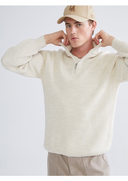 Yeni Sezon Fermuarlı Dik Yaka Erkek Triko Kazak