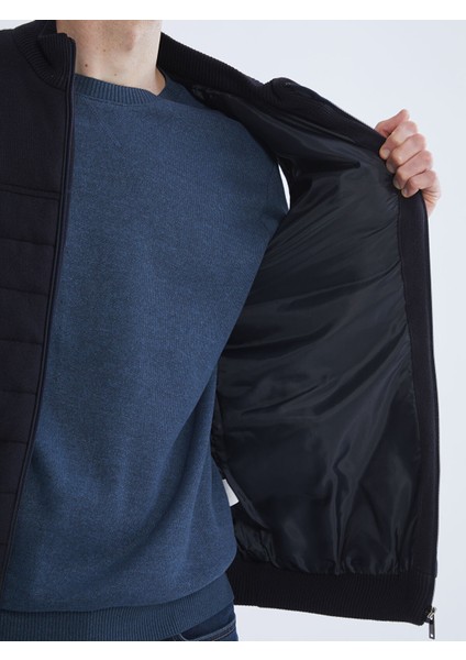 Yeni Sezon Standart Kalıp Dik Yaka Erkek Triko Yelek fırsatları