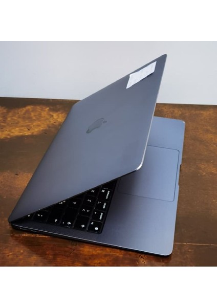 Macbook Air A2337 M1 8 Ram 256 SSD Notebook Darbeli - Outlet modelleri