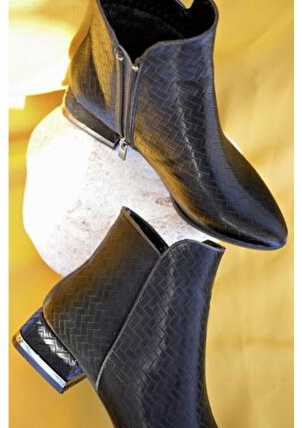 Shane Garantili Metal Topuk Detaylı Fermuarlı Kadın Bot