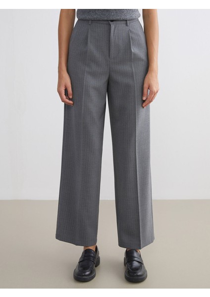 Yeni Sezon Loose Fit Çizgili Kadın Pileli Pantolon fırsatları
