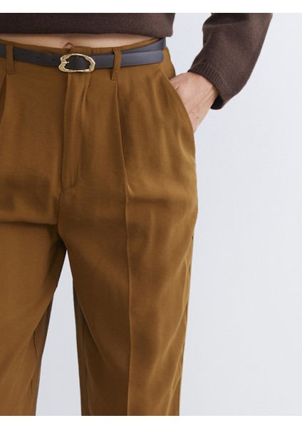 Yeni Sezon Beli Kemerli Loose Fit Kadın Pileli Pantolon modelleri