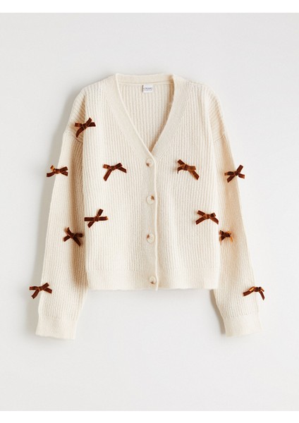 Yeni Sezon V Yaka Fiyonk Detaylı Kız Çocuk Triko Hırka indirimleri