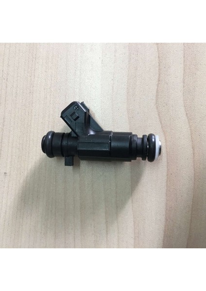 2 Set Araç Aksesuarları 1 Pcs Maf Mass Hava Akış Sensörü Ölçer ve 1 Set Yakıt Enjektörü (Yurt Dışından) fiyatları