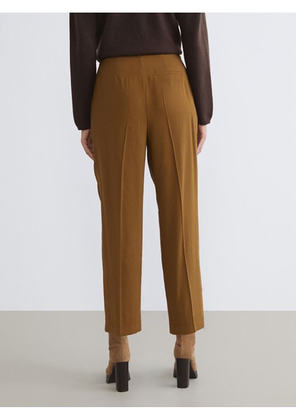 Yeni Sezon Beli Kemerli Loose Fit Kadın Pileli Pantolon fırsatları