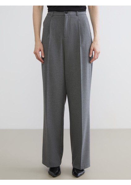 Yeni Sezon Loose Fit Çizgili Kadın Pileli Pantolon indirimleri