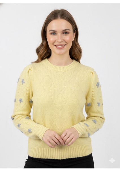 Kadın Kol Çiçek Nakışlı Kazak 7252