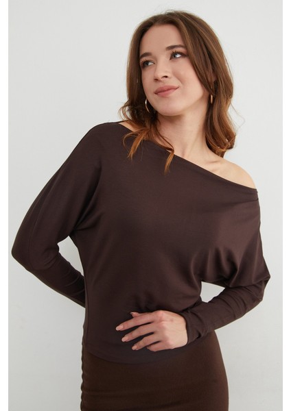 Basic Kayık Yaka Yarasa Kol Bluz