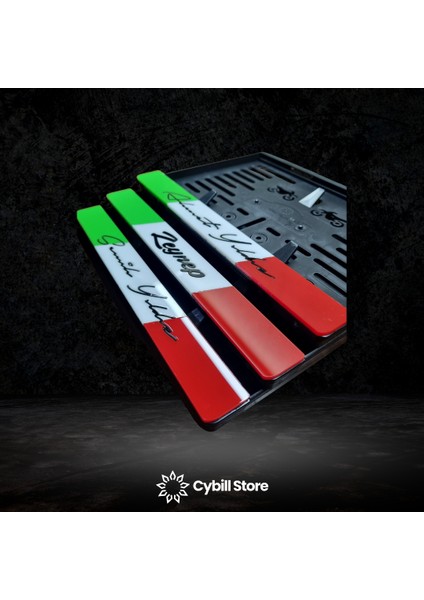 Kişiye Özel Italya Tasarım Pleksi Motosiklet Plaka Altlığı 15X25 cm Dilediğinizi Yazdırın El Yapımı Motor Plakalık – Isim Yazılı Özel Tasarım Dayanıklı Pleksi Çerçeve – Cybill Store