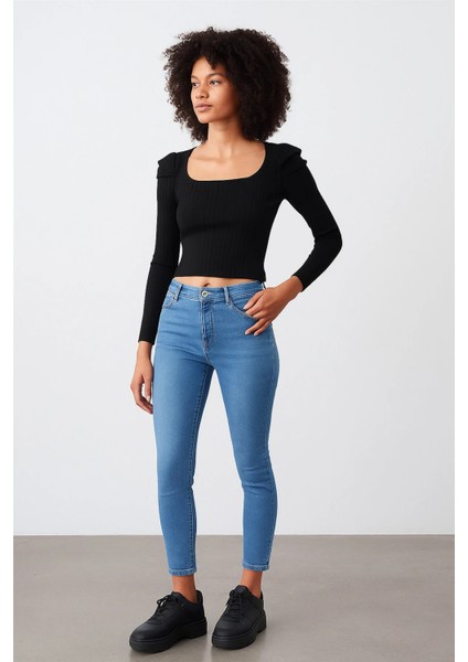 Dar Paça Yüksek Bel Kadın Jean Slim Fit Kot Pantolon – Esnek Denim, Şık Siluet, Günlük ve Ofis Kullanımı Için Mavi - Siyah Renk indirimleri