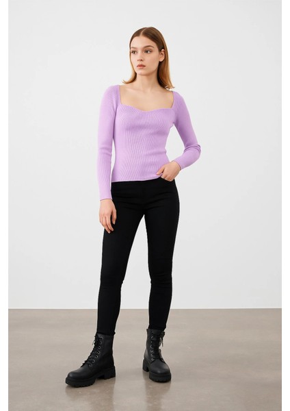 Dar Paça Yüksek Bel Kadın Jean Slim Fit Kot Pantolon – Esnek Denim, Şık Siluet, Günlük ve Ofis Kullanımı Için Mavi - Siyah Renk modelleri