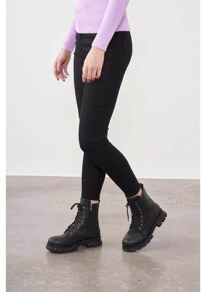 Dar Paça Yüksek Bel Kadın Jean Slim Fit Kot Pantolon – Esnek Denim, Şık Siluet, Günlük ve Ofis Kullanımı Için Mavi - Siyah Renk