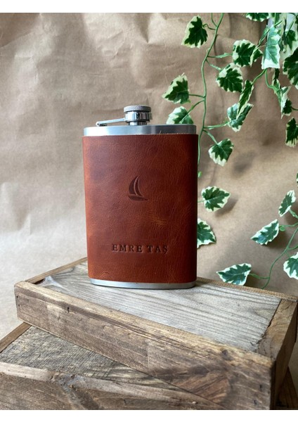 (Isim Yazıyoruz) El Dikişi Deri Kaplamalı Çelik Viski Kanyak Içki Matarası ve Huni - 9oz 266ML