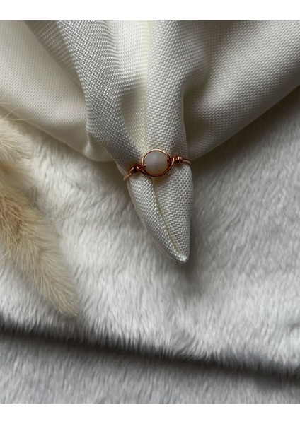 Beyaz Akik Taşı Ayarlanabilir Bakır Tel Yüzük El Yapımı