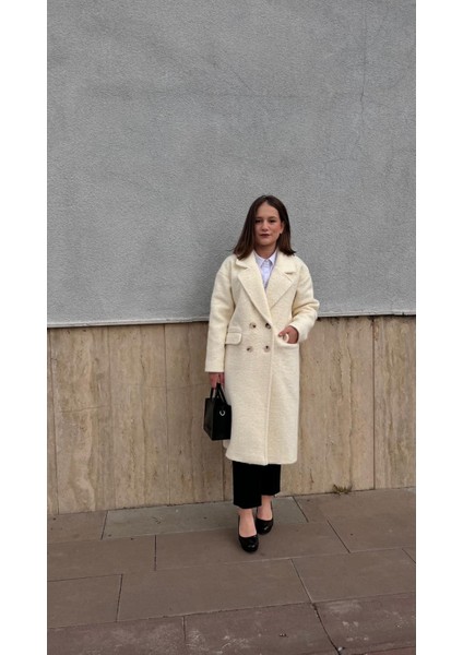 Kruvaze Düğmeli Cep Detaylı Kaşe Kaban