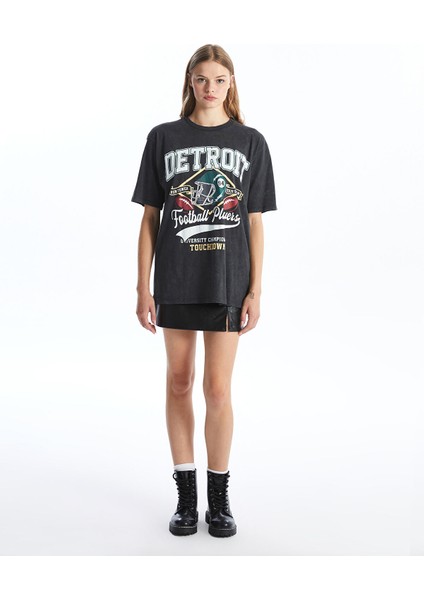 Yeni Sezon Bisiklet Yaka Baskılı Kısa Kollu Oversize Kadın Tişört