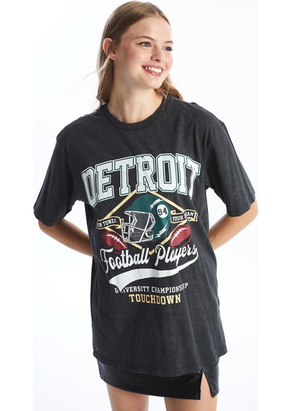 Yeni Sezon Bisiklet Yaka Baskılı Kısa Kollu Oversize Kadın Tişört fiyatları