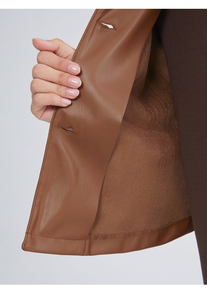 Yeni Sezon Gömlek Yaka Kadın Deri Görünümlü Ceket fırsatları