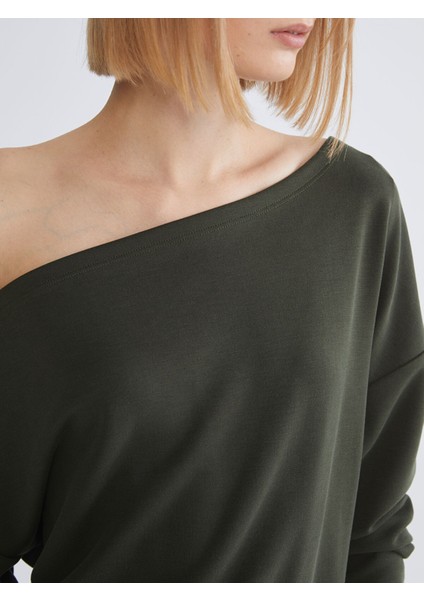 Yeni Sezon Kayık Yaka Kadın Sweatshirt modelleri