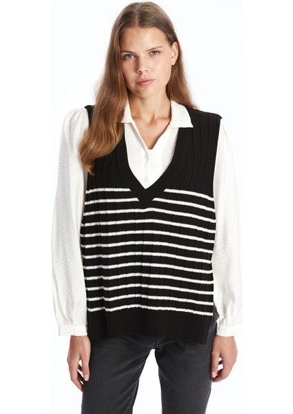 Yeni Sezon V Yaka Çizgili Kadın Triko Süveter