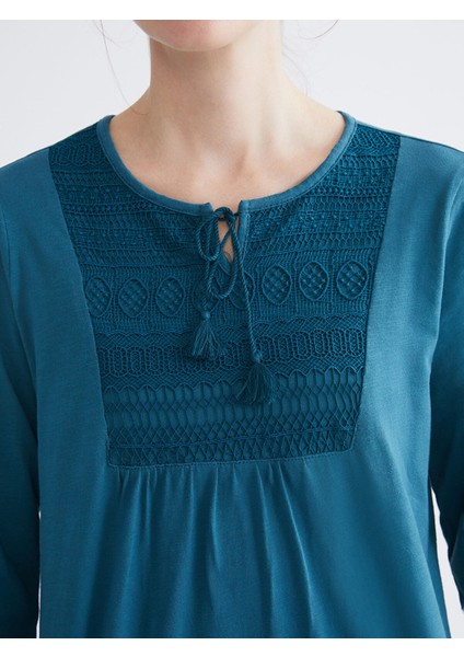 Yeni Sezon Bağlamalı Yaka Nakışlı Bluz modelleri