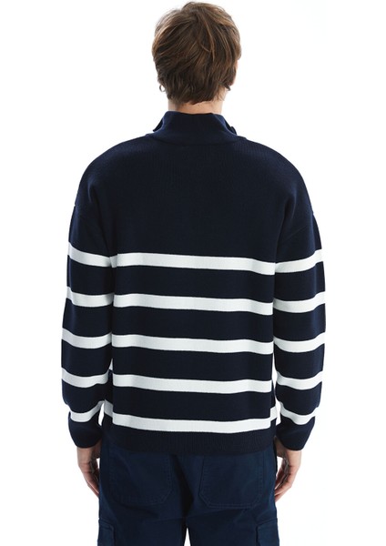 Yeni Sezon Dik Yaka Uzun Kollu Çizgili Erkek Triko Kazak fırsatları