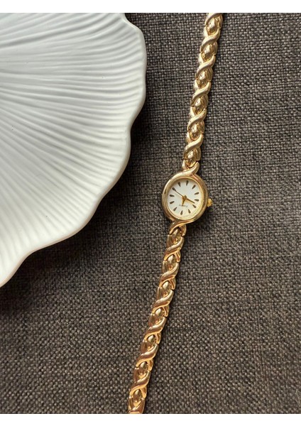Retro Minimal Metal Kordon Vintage Kadın Kol Saati Yuvarlak