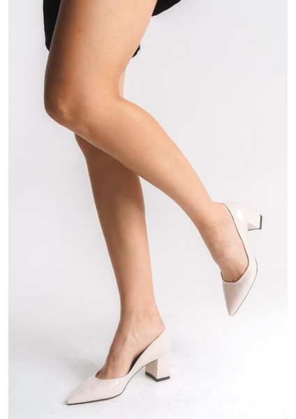 Kadın Bej Rugan Stiletto Kalın Topuklu Z3T5KACLY012 – Şık ve Rahat Günlük & Gece Kullanımı fiyatları