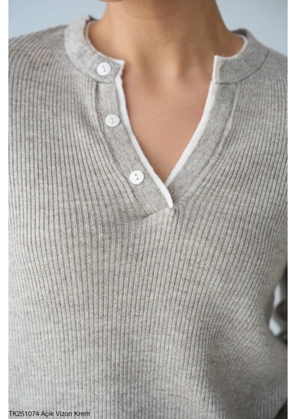 Düğmeli Iki Renk Kazak fiyatları