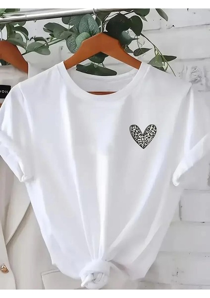 Kadınlar Için Şık Leopar Kalp Baskılı Günlük Tişört - Büyük Beden, Makinede Yıkanabilir, Sevgililer Günü & Günlük Kıyafetler Için Mükemmel- Beyaz fiyatları