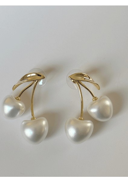 Beyaz Kiraz Detaylı ve Altın Renkli Küpe