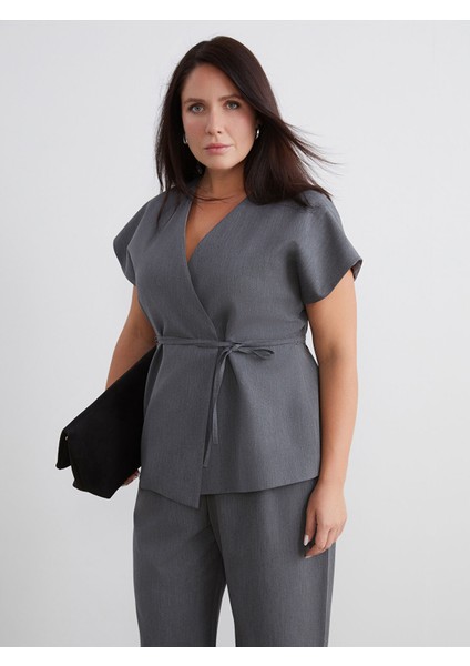 Yeni Sezon Büyük Beden Kruvaze Yaka Kuşaklı Bluz