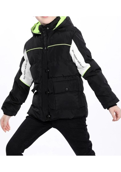 Erkek Çocuk Kolları Renk Bloklu Yazı Desenli Şerit Detaylı Fermuar Çıtçıt Kapamalı Siyah Renk Mont