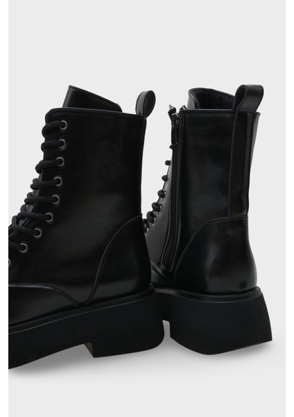 Melessa Yuvarlak Burunlu Yandan Fermuarlı Trak Tabanlı Kadın Bot fırsatları