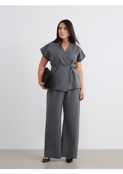 Yeni Sezon Büyük Beden Kruvaze Yaka Kuşaklı Bluz fiyatları