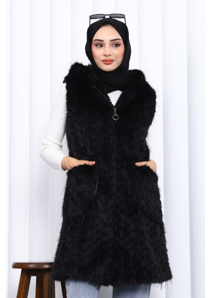 Siyah Kapüşonlu Astarlı Kürk Yelek