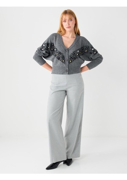 Gri Uzun Kollu Taş Işlemeli Düğmeli Triko Hırka fiyatları
