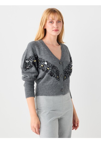 Gri Uzun Kollu Taş Işlemeli Düğmeli Triko Hırka fırsatları