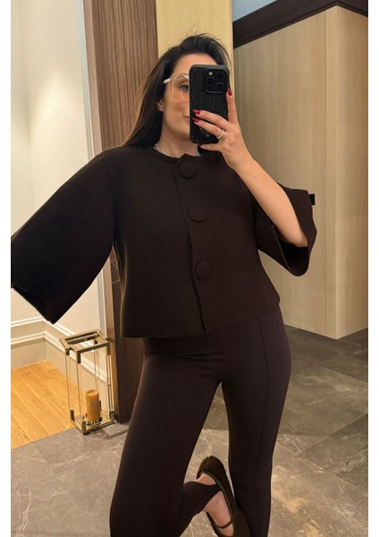 Kaplama Düğmeli Triko Hırka- Kahverengi