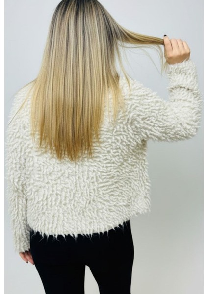 Kadın Bej Düğmeli Hırka – Yumuşak Tüylü Dokulu Sıcak Triko Hırka modelleri