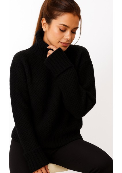 Yumoş Dokulu Balıkçı Yaka Katlamalı Kol Kadın Triko Kazak