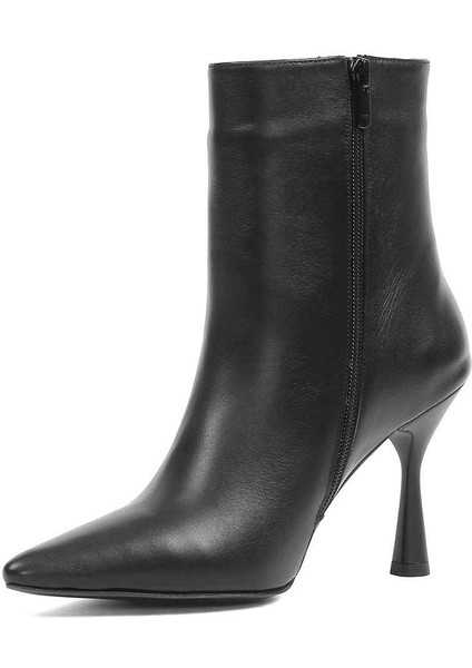 Kadın Siyah Fermuarlı İnce Topuklu Deri Bot
