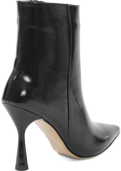 Kadın Siyah Fermuarlı İnce Topuklu Rugan Deri Bot