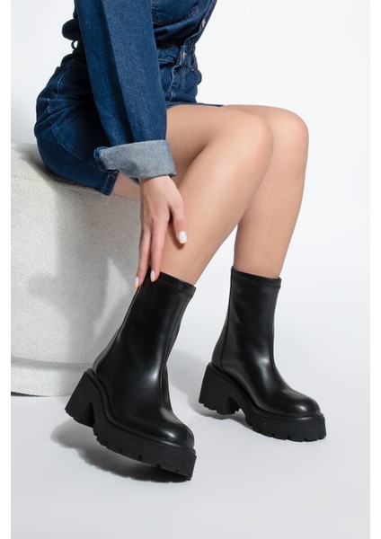 Kadın Arkadan Fermuarlı Kalın Topuklu Günlük Bot Lofani Siyah fırsatları