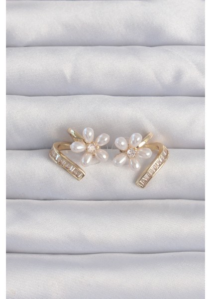 Pirinç Gold Renk Zirkon Taşlı Kıvrımlı İnci Çiçek Küpe - TJ-BKP9277