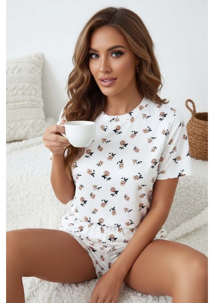Baskılı Kısa Kollu Şortlu Pijama Takımı indirimleri