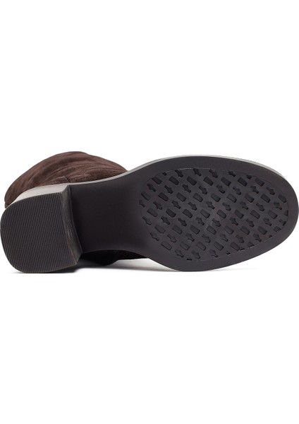 Kadın Kahverengi Fermuarlı Kalın Topuklu Süet Deri Çizme 25WFD203110