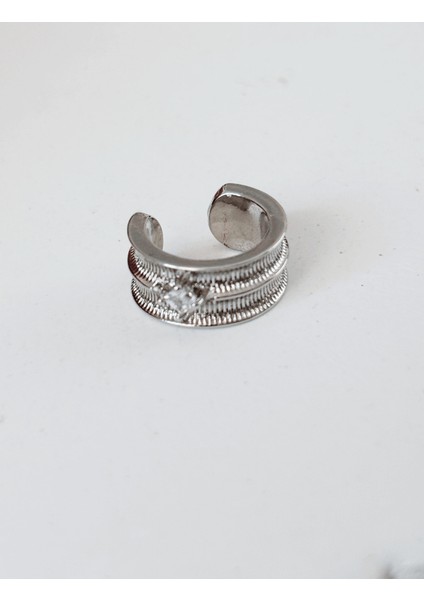 Ortası Parlak Çiçek Detaylı Kalın Silver Earcuff fiyatları